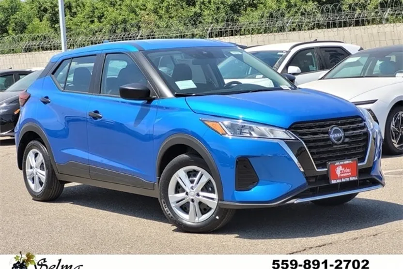 2025 Nissan Kicks Play S photo 1