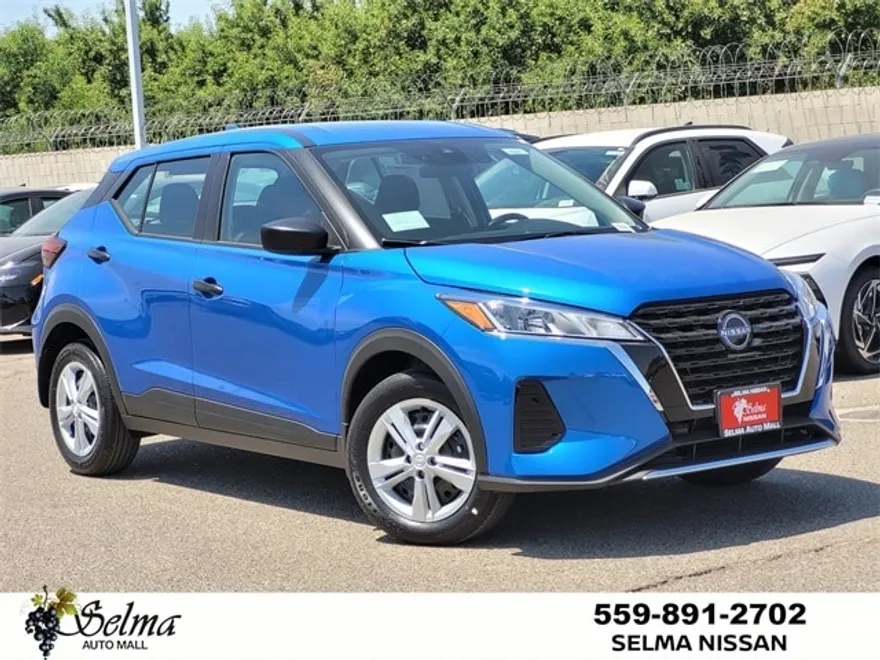 2025 Nissan Kicks Play S photo 1