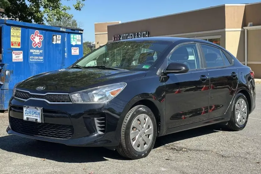 2019 Kia Rio S photo 1