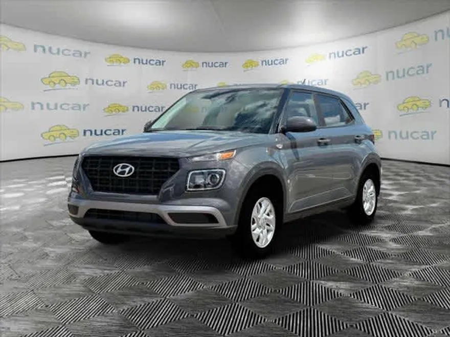 2025 Hyundai Venue SE photo 1
