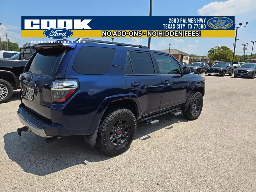 2019 Toyota 4Runner TRD Off-Road Premium photo 1