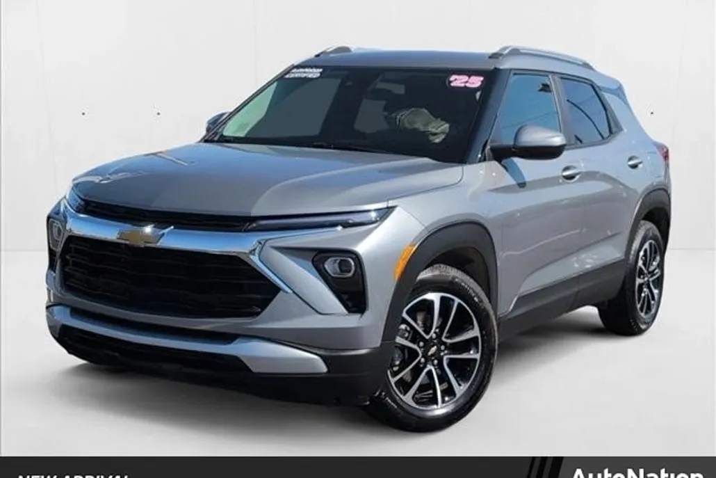 2025 Chevrolet Trailblazer LT photo 1