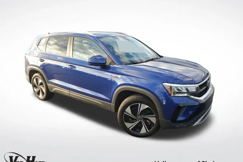 2024 Volkswagen Taos SE photo 1