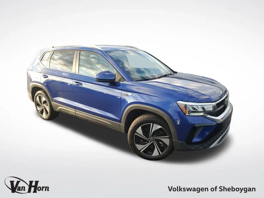 2024 Volkswagen Taos SE photo 1