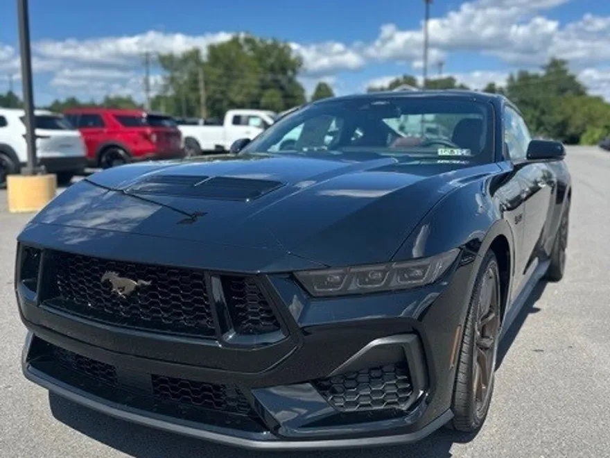 2025 Ford Mustang GT Premium photo 1