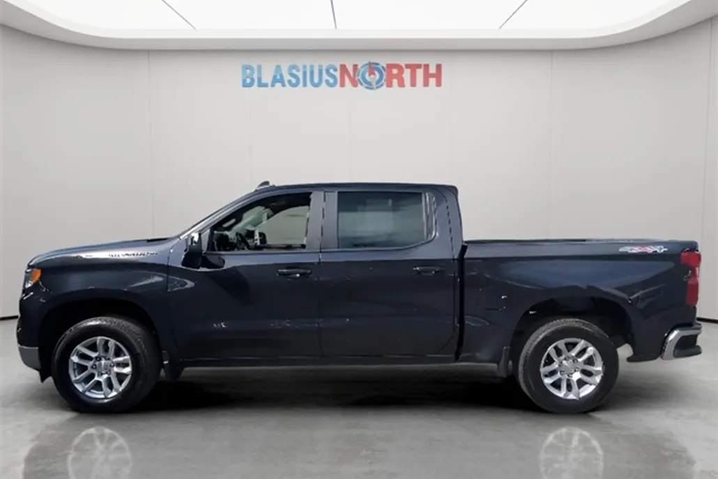 2023 Chevrolet Silverado 1500 LT photo 1