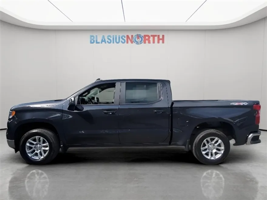 2023 Chevrolet Silverado 1500 LT photo 1