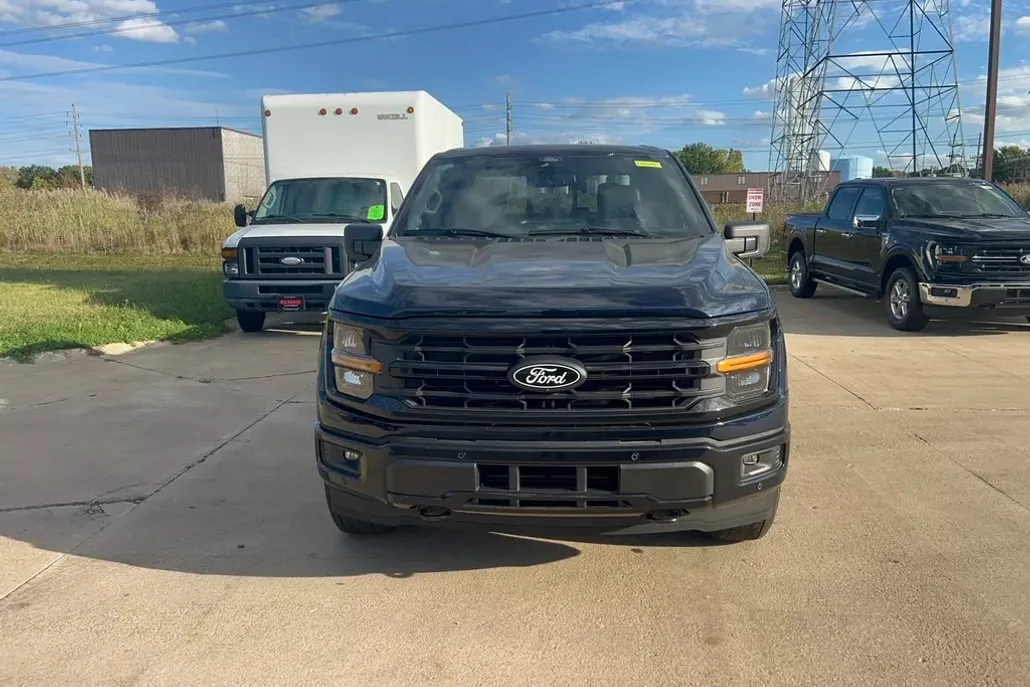 2025 Ford F-150 XLT photo 1