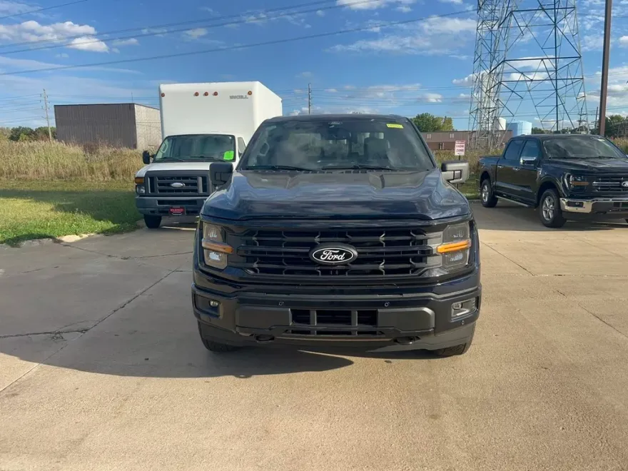 2025 Ford F-150 XLT photo 1