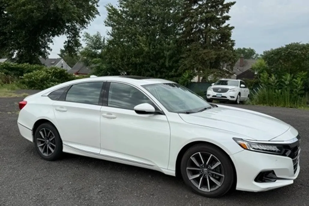 2022 Honda Accord EX-L photo 1