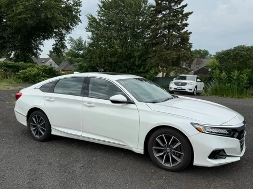 2022 Honda Accord EX-L photo 1