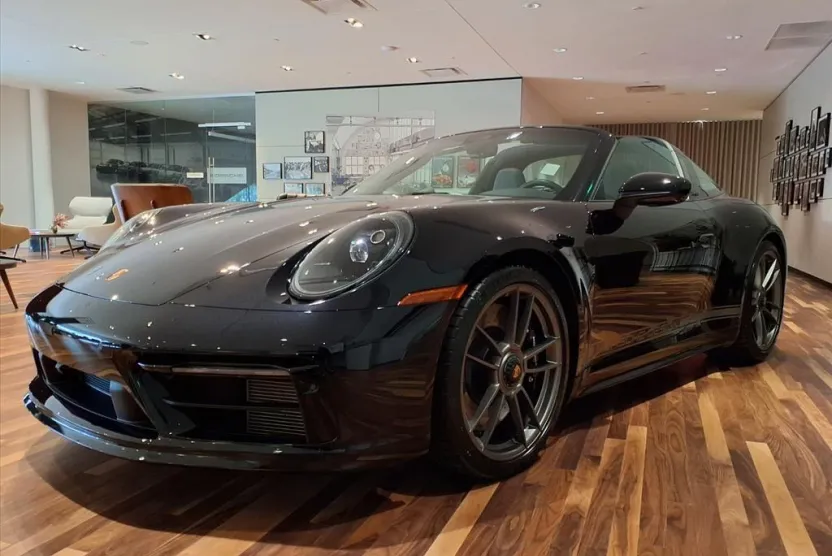 2023 Porsche 911 4 GTS photo 1