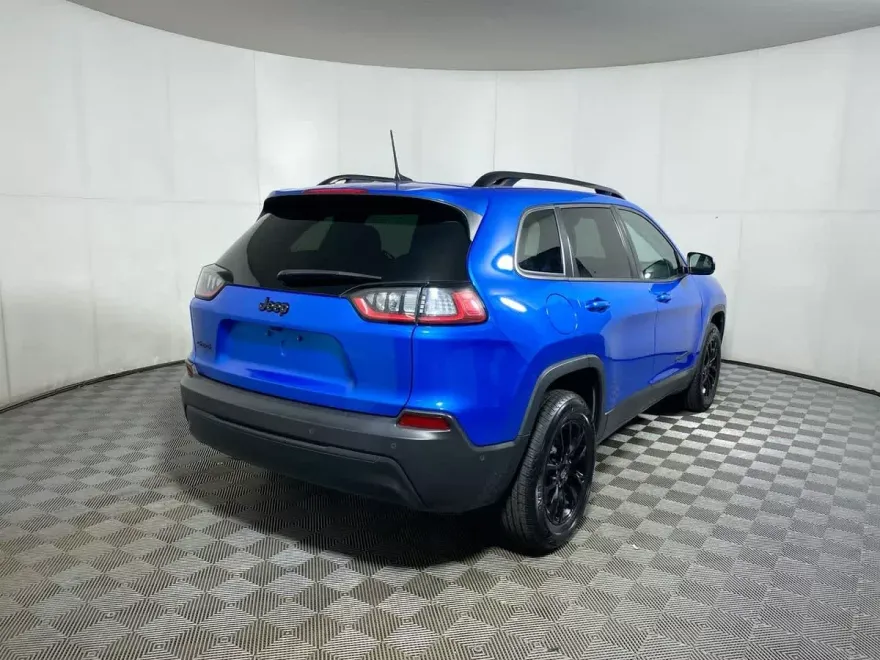 2023 Jeep Cherokee Altitude Lux photo 1