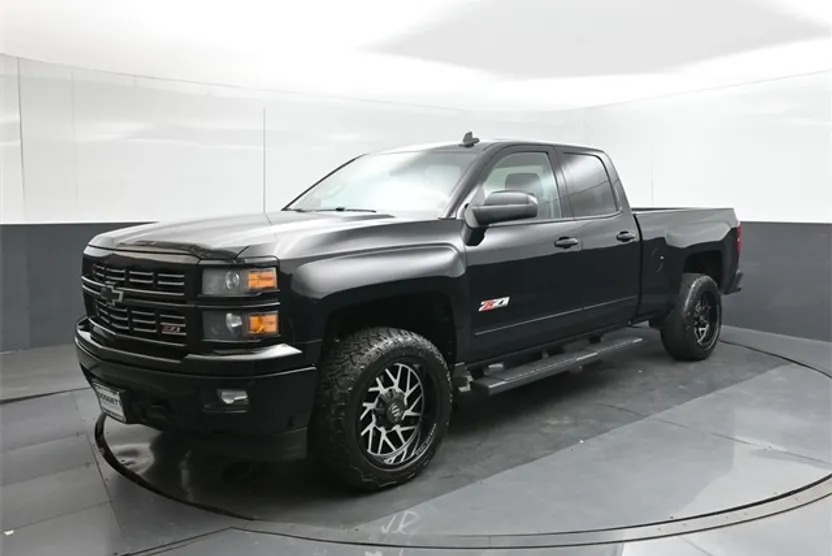 2015 Chevrolet Silverado 1500 LT photo 1