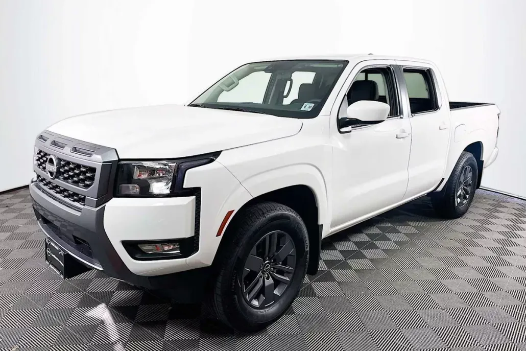 2025 Nissan Frontier SV photo 1