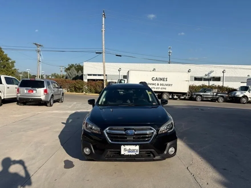 2018 Subaru Outback 2.5i Limited photo 1