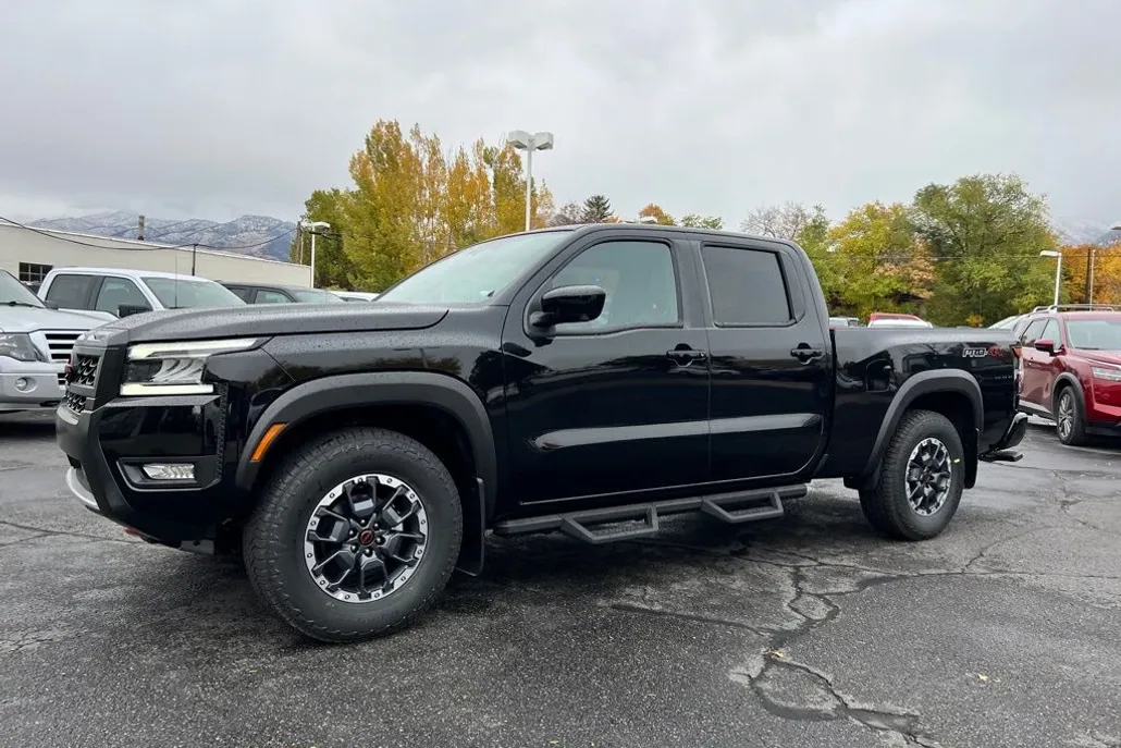 2025 Nissan Frontier PRO-4X photo 1