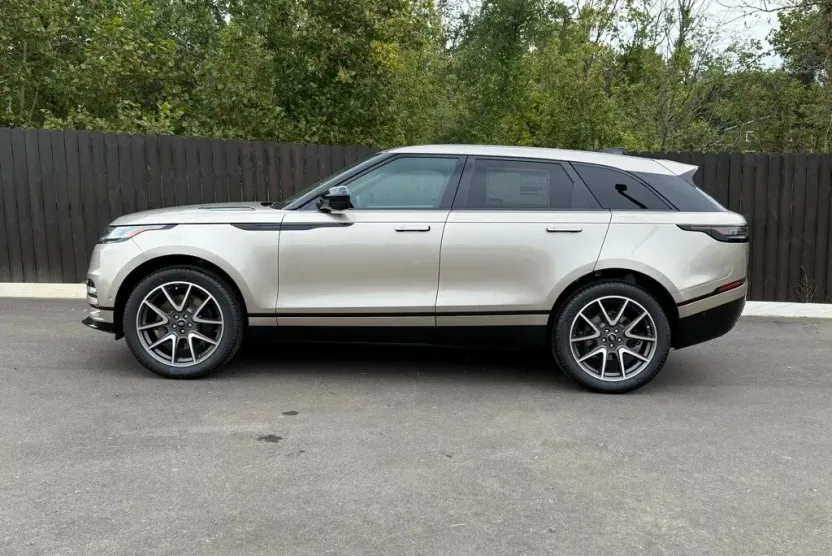 2026 Land Rover Range Rover Velar P250 Dynamic SE photo 1