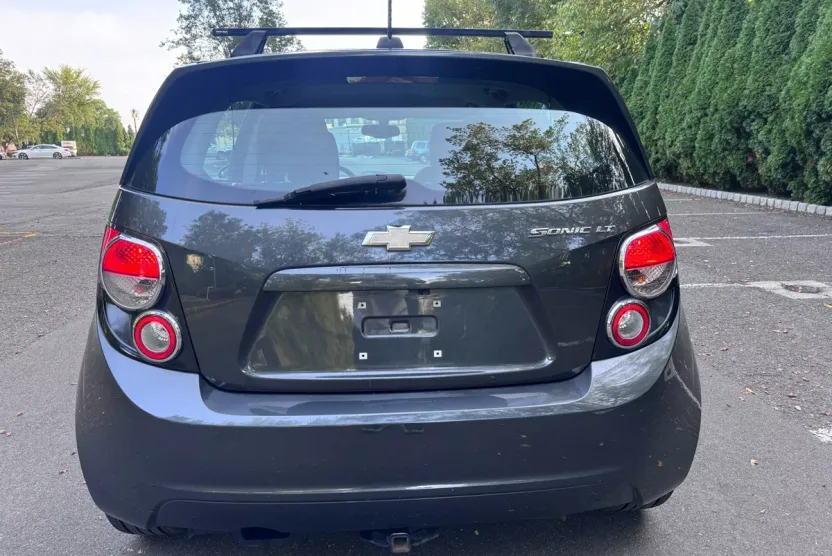 2016 Chevrolet Sonic LT photo 1