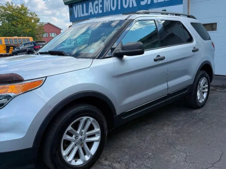 2015 Ford Explorer Base photo 1