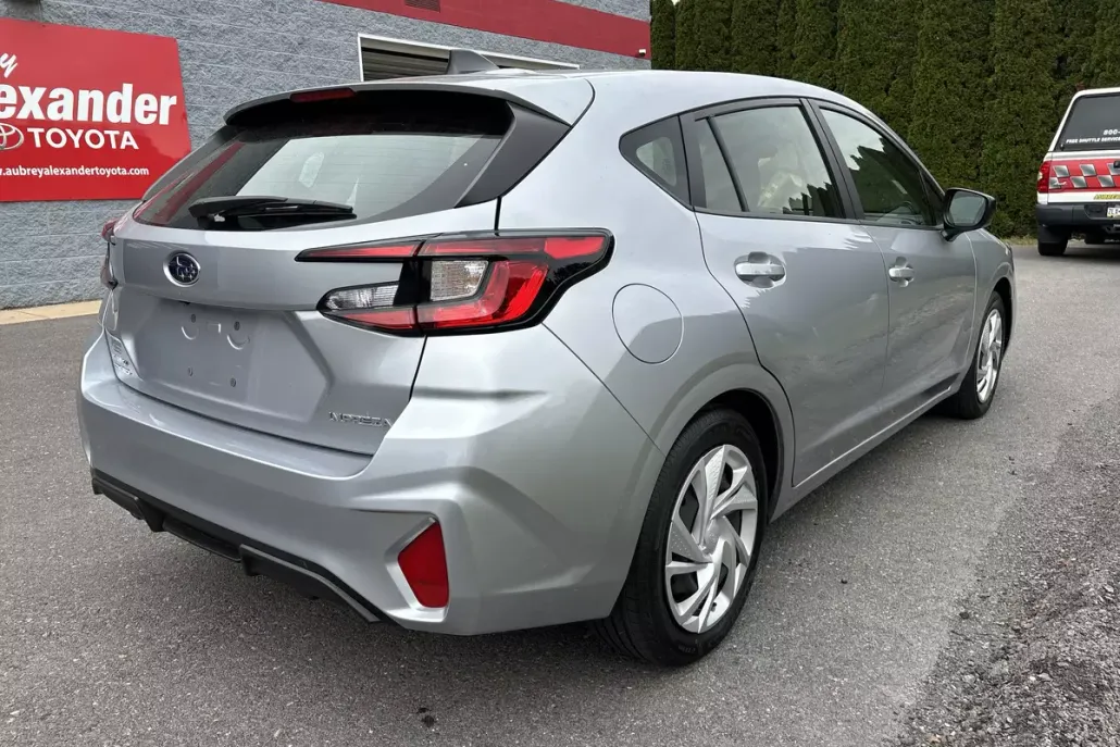 2024 Subaru Impreza Base photo 1