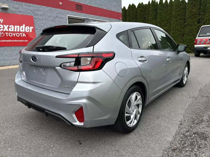 2024 Subaru Impreza Base photo 1