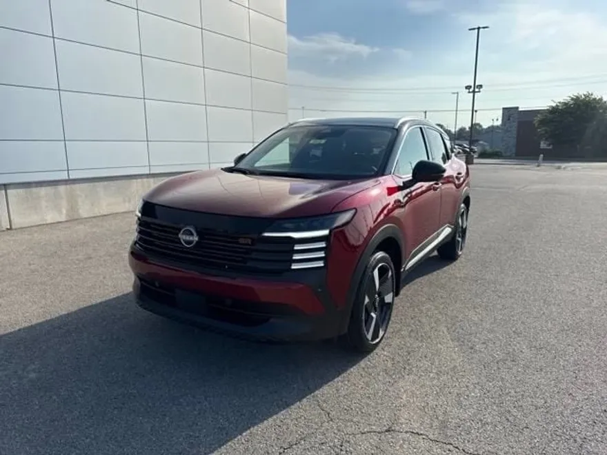 2025 Nissan Kicks SR photo 1