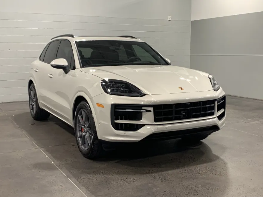 2026 Porsche Cayenne S photo 1