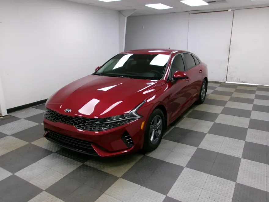 2021 Kia K5 LXS photo 1