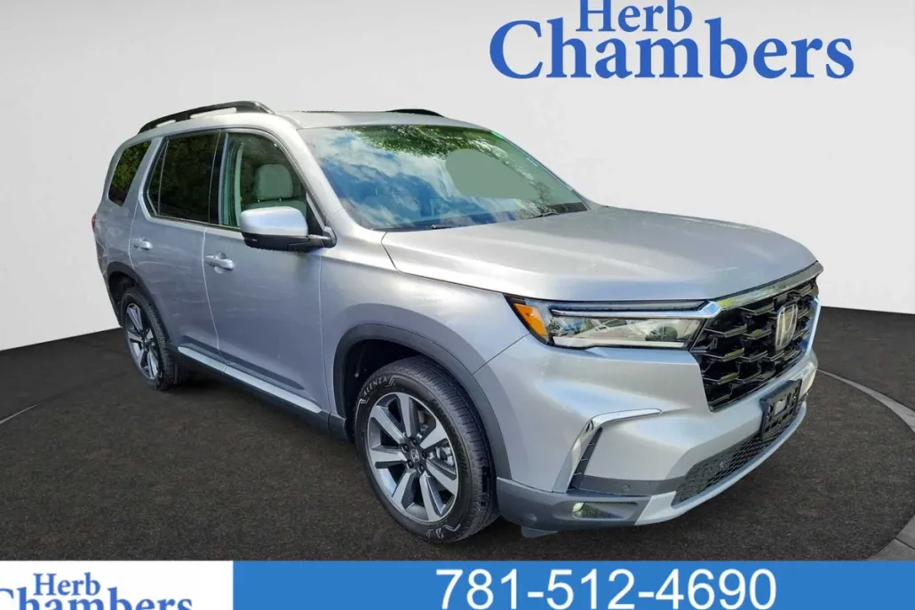 2025 Honda Pilot Touring photo 1