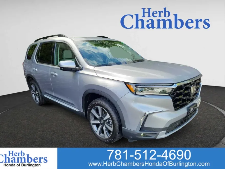 2025 Honda Pilot Touring photo 1