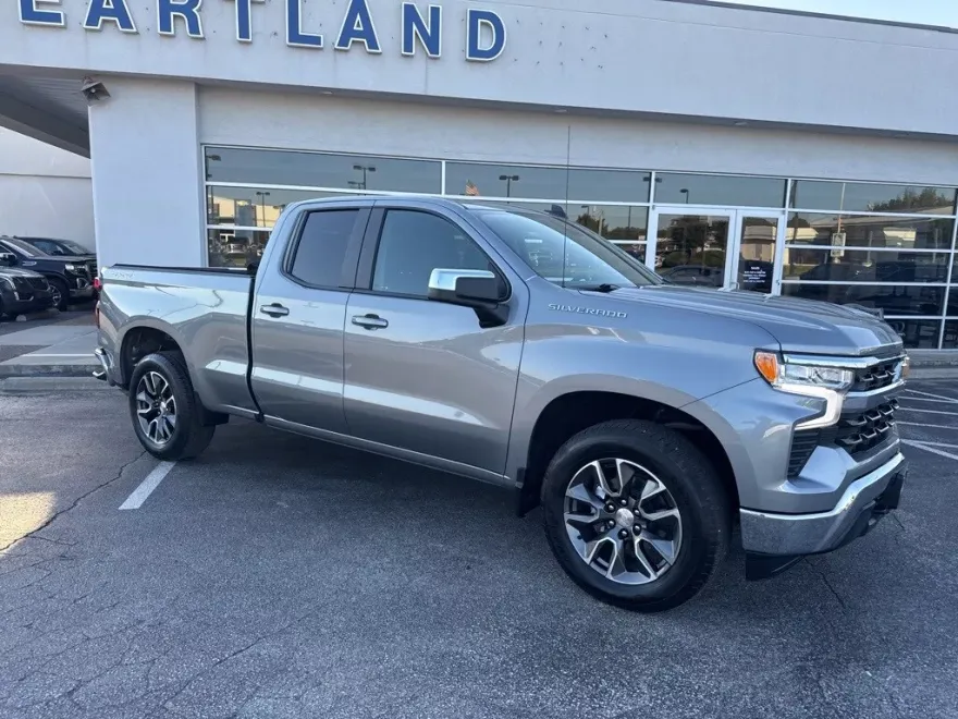 2024 Chevrolet Silverado 1500 LT photo 1