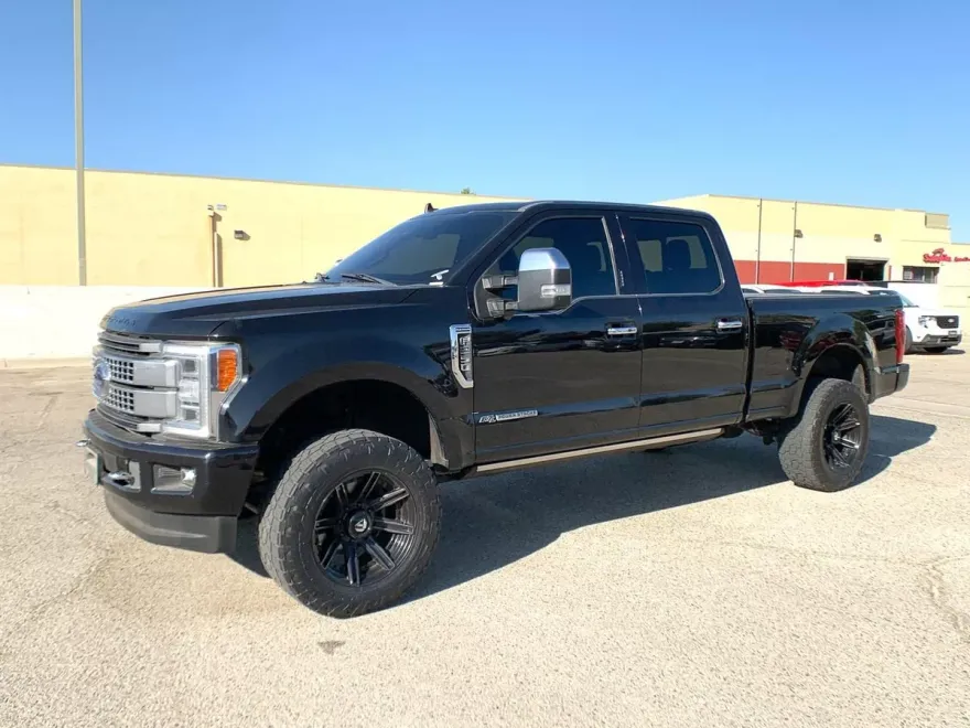 2019 Ford F-250 Platinum photo 1