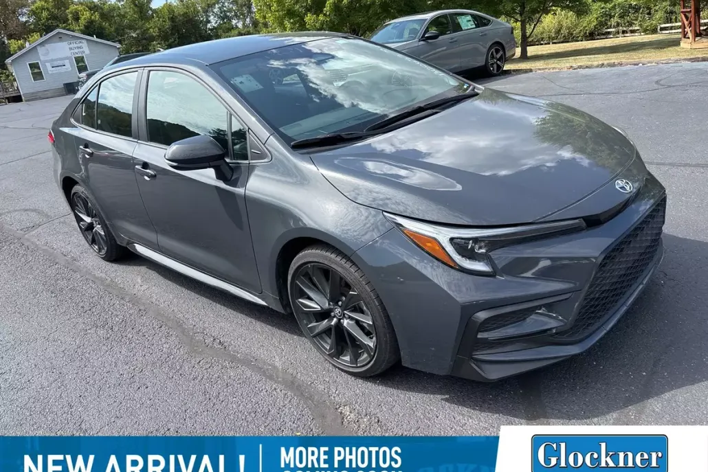 2024 Toyota Corolla SE photo 1