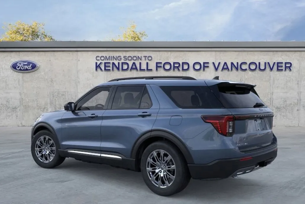 2025 Ford Explorer photo 1