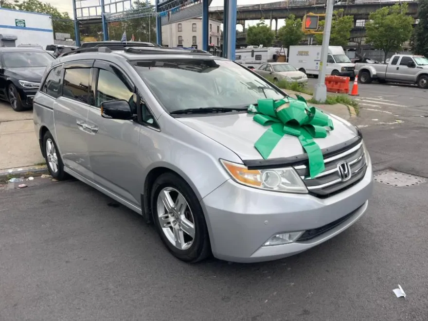 2012 Honda Odyssey Touring Elite photo 1