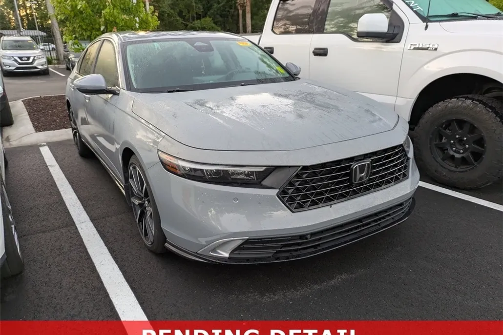 2023 Honda Accord Hybrid Touring photo 1