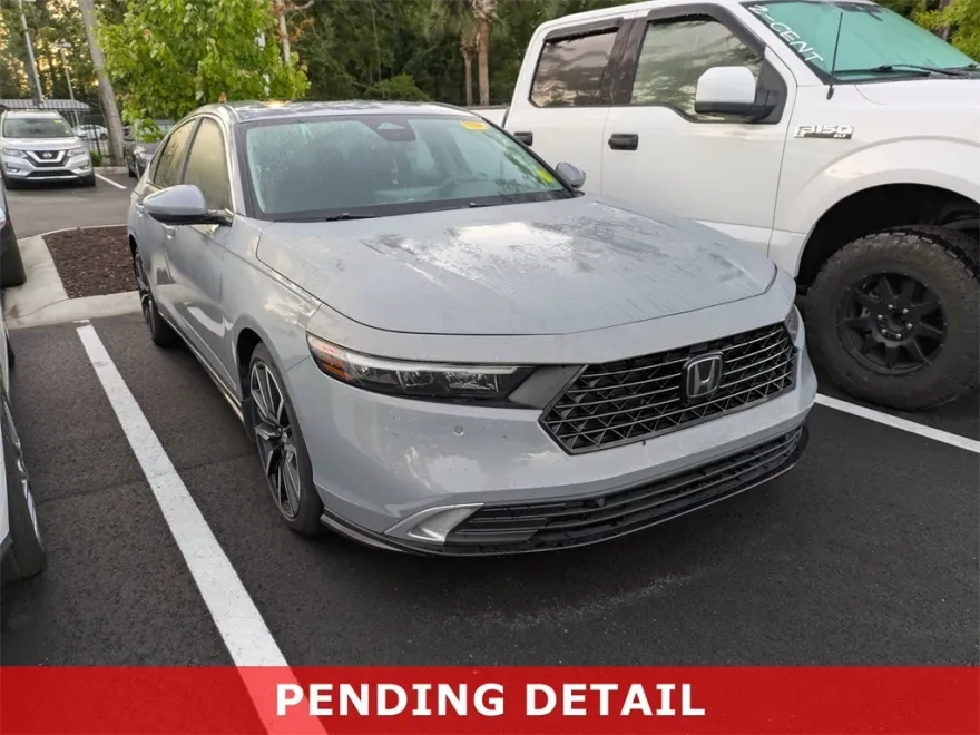 2023 Honda Accord Hybrid Touring photo 1
