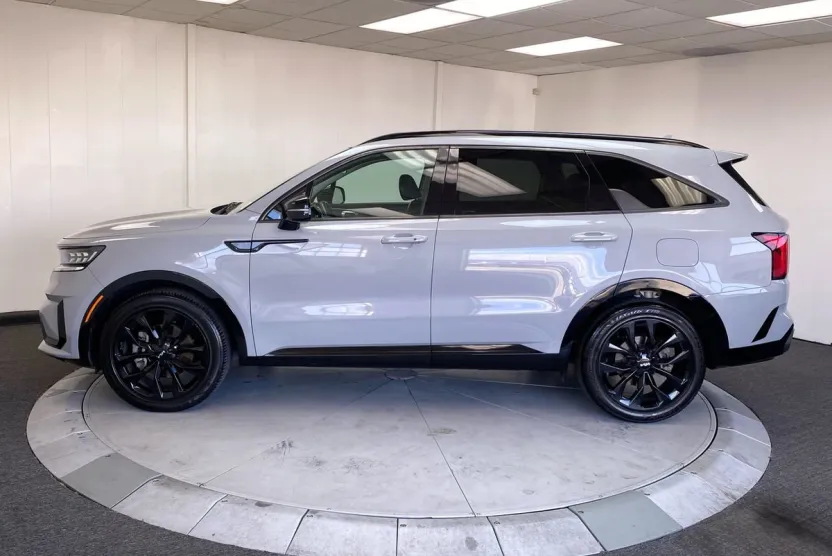 2022 Kia Sorento SX photo 1