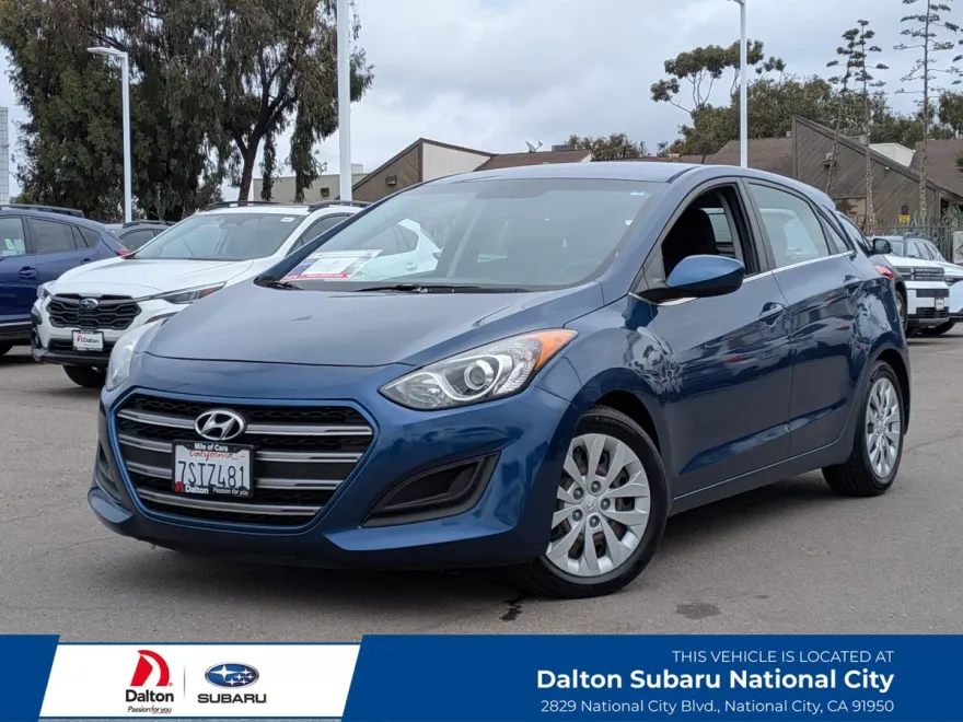2016 Hyundai Elantra GT Base photo 1