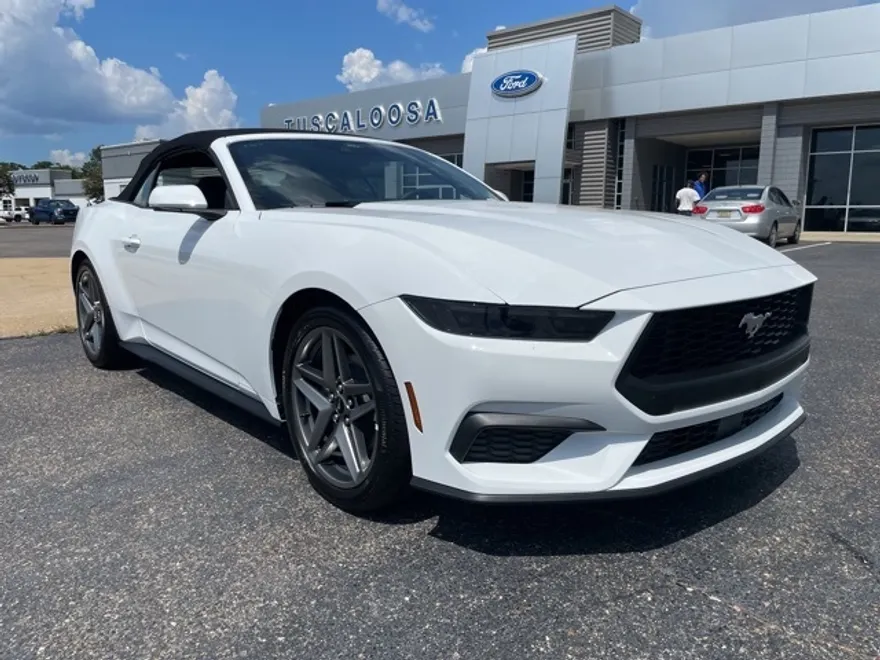 2025 Ford Mustang EcoBoost photo 1