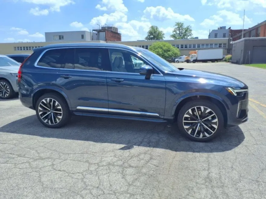 2026 Volvo XC90 Plus Black Edition photo 1