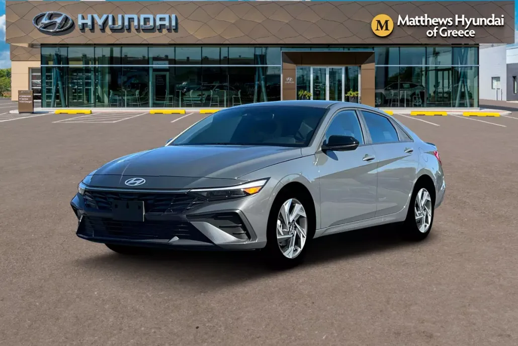 2025 Hyundai Elantra SEL Sport photo 1