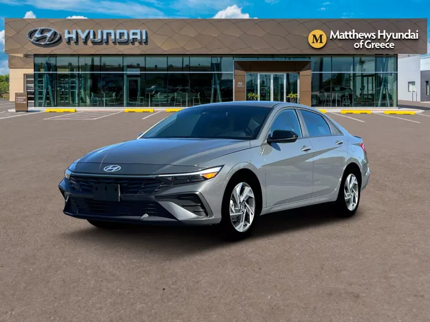 2025 Hyundai Elantra SEL Sport photo 1