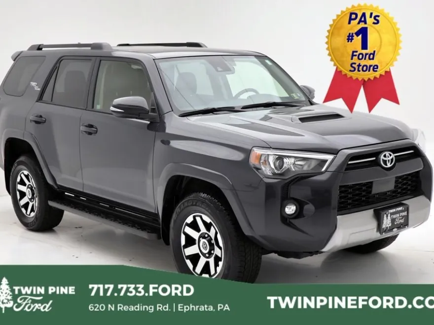 2024 Toyota 4Runner TRD Off-Road Premium photo 1