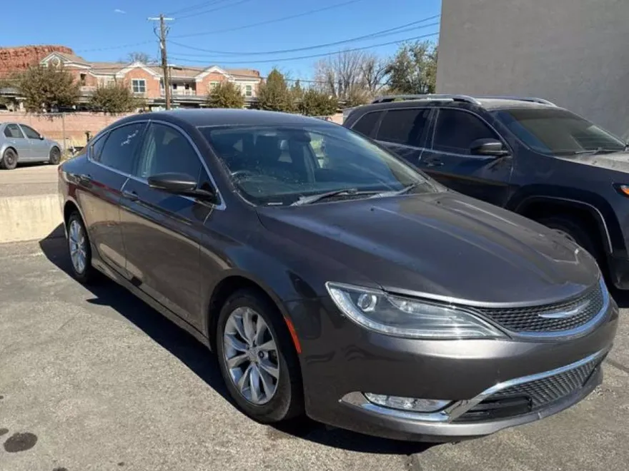 2015 Chrysler 200 C photo 1