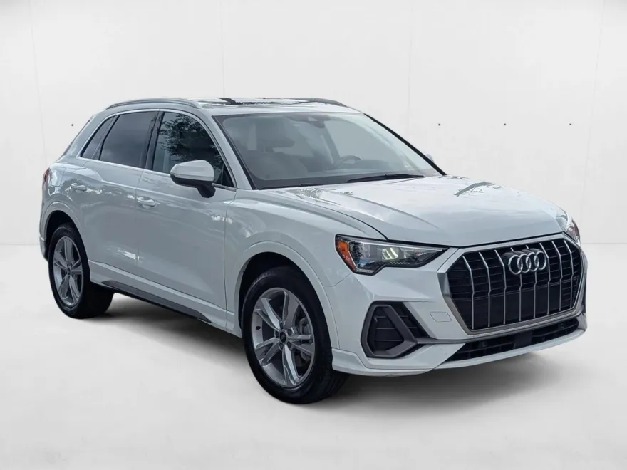 2021 Audi Q3 45 TFSI S line Premium photo 1