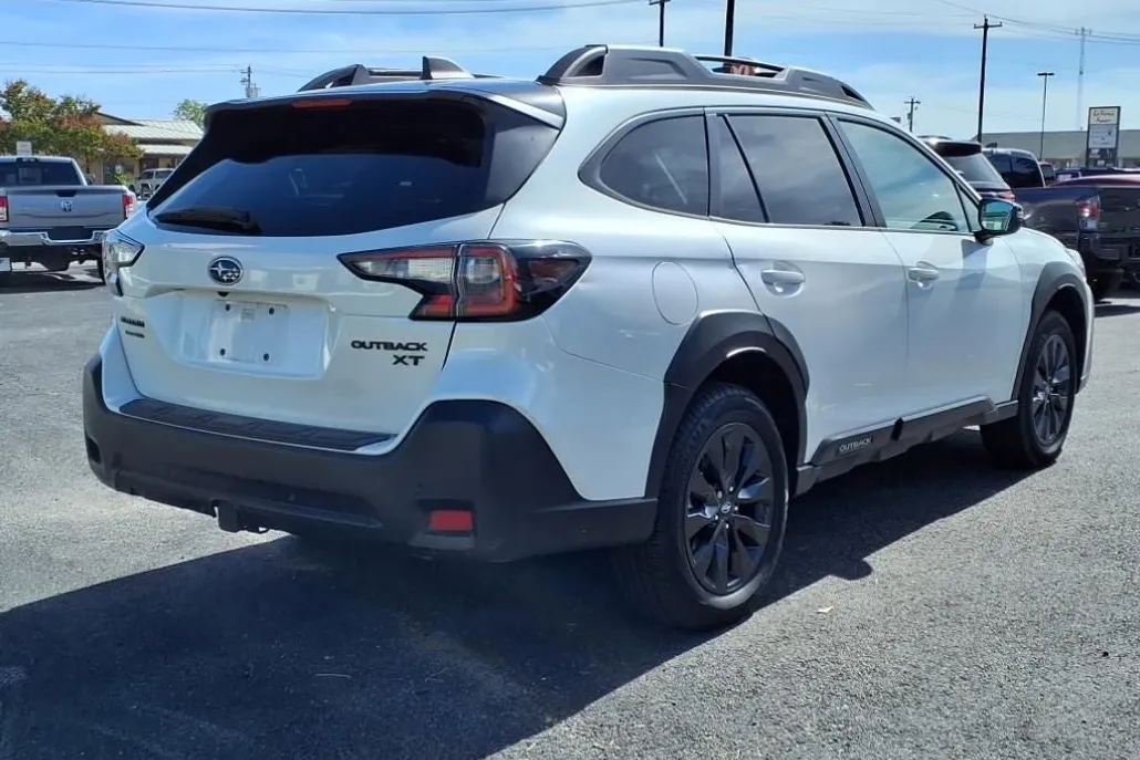 2024 Subaru Outback Onyx Edition XT photo 1