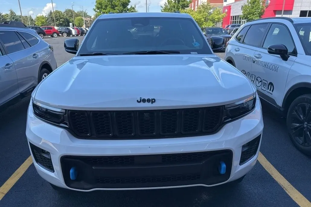 2025 Jeep Grand Cherokee 4xe Anniversary Edition photo 1