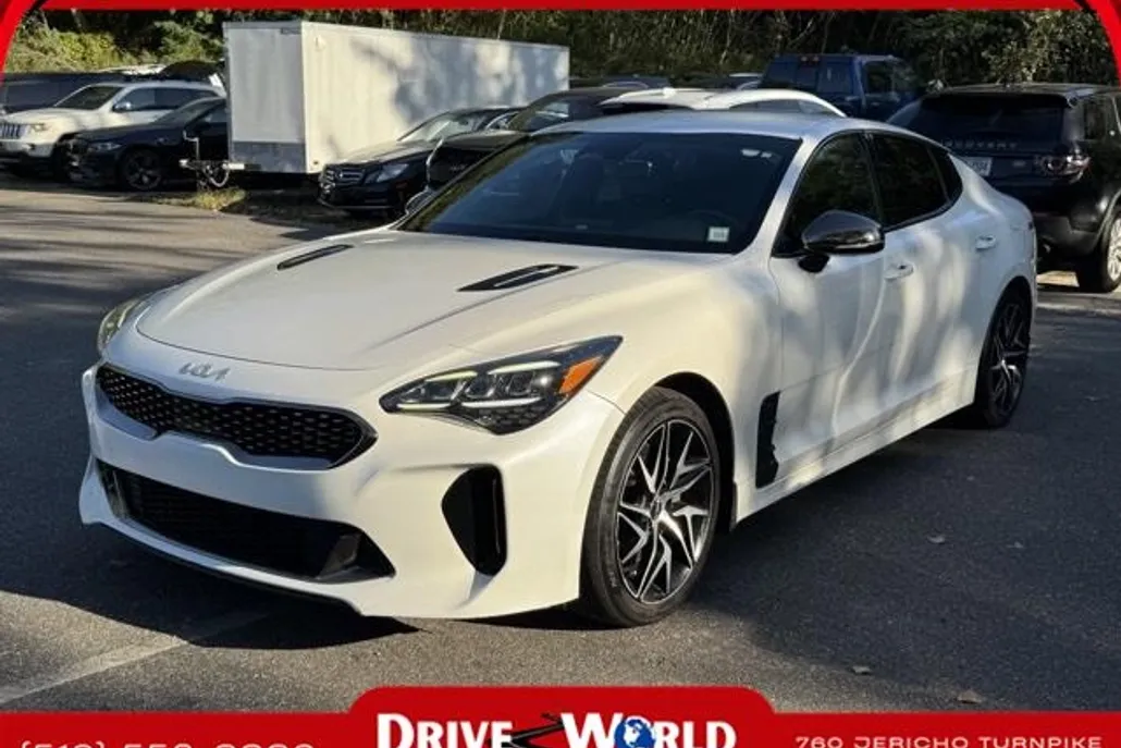 2022 Kia Stinger GT-Line photo 1
